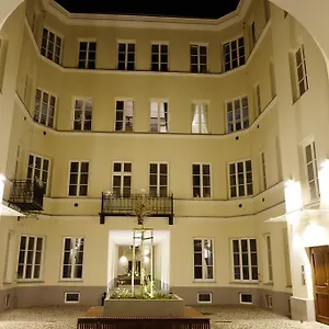 https://apartment-in-the-heart-of-warsaw.warsawhotelspoland.com